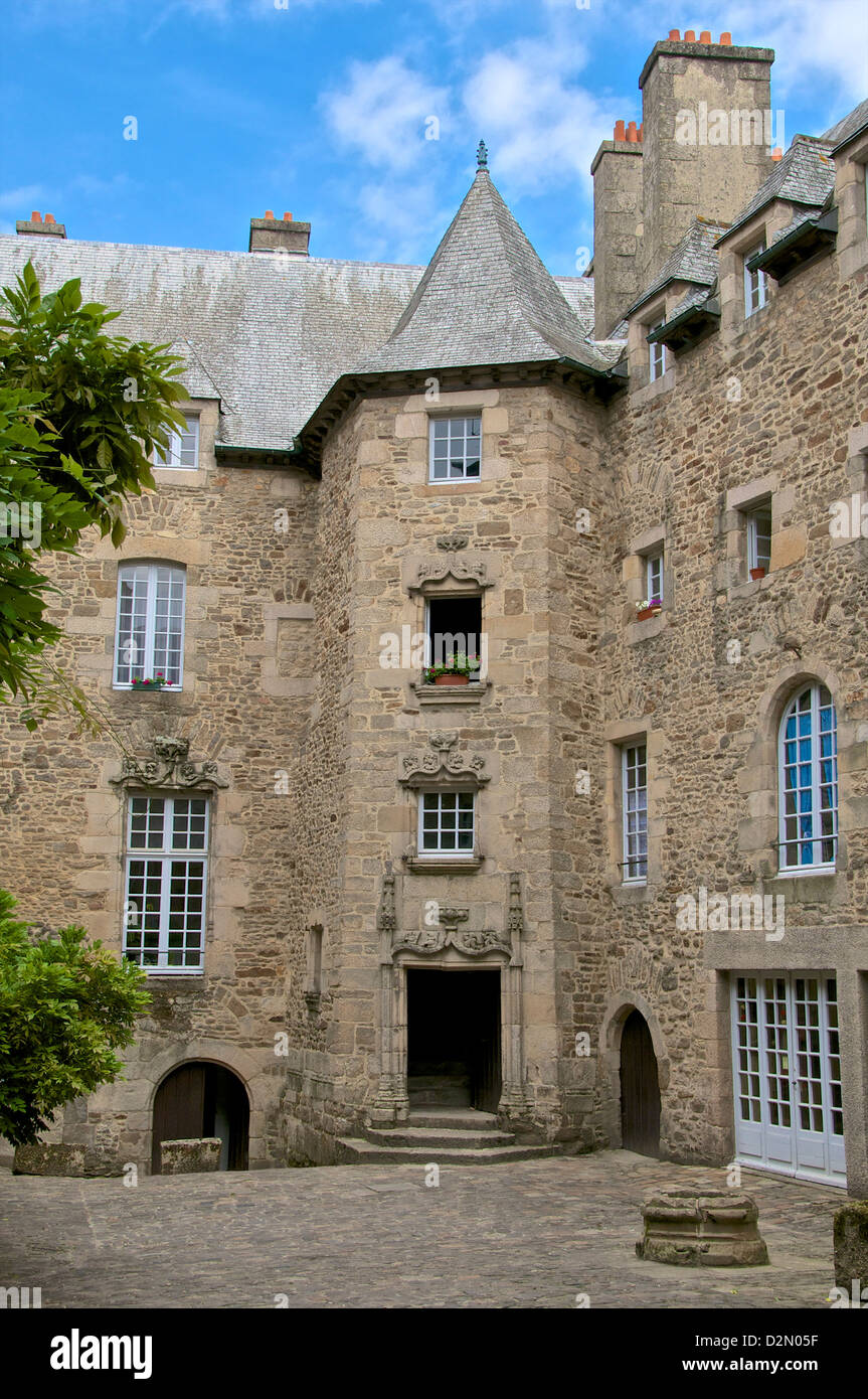 Cortile interno, Beaumanoir Mansion House risalente al XVI secolo, Dinan, Brittany, Francia, Europa Foto Stock