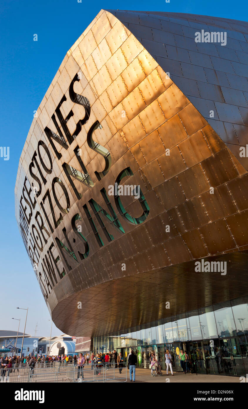 Wales Millennium Centre Cardiff Bay, Cardiff, South Glamorgan, Wales, Regno Unito, Europa Foto Stock