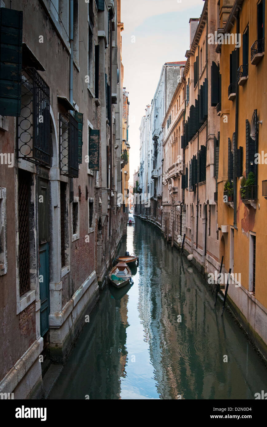 Un canale nella Laguna veneziana, Venezia, Sito Patrimonio Mondiale dell'UNESCO, Veneto, Italia, Europa Foto Stock