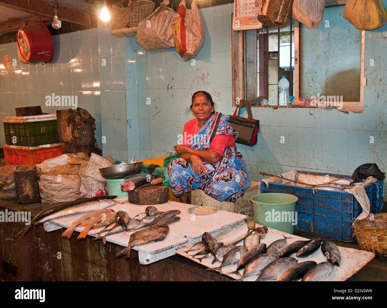 Fish Monger Fort Mumbai ( Bombay ) India street market Foto Stock