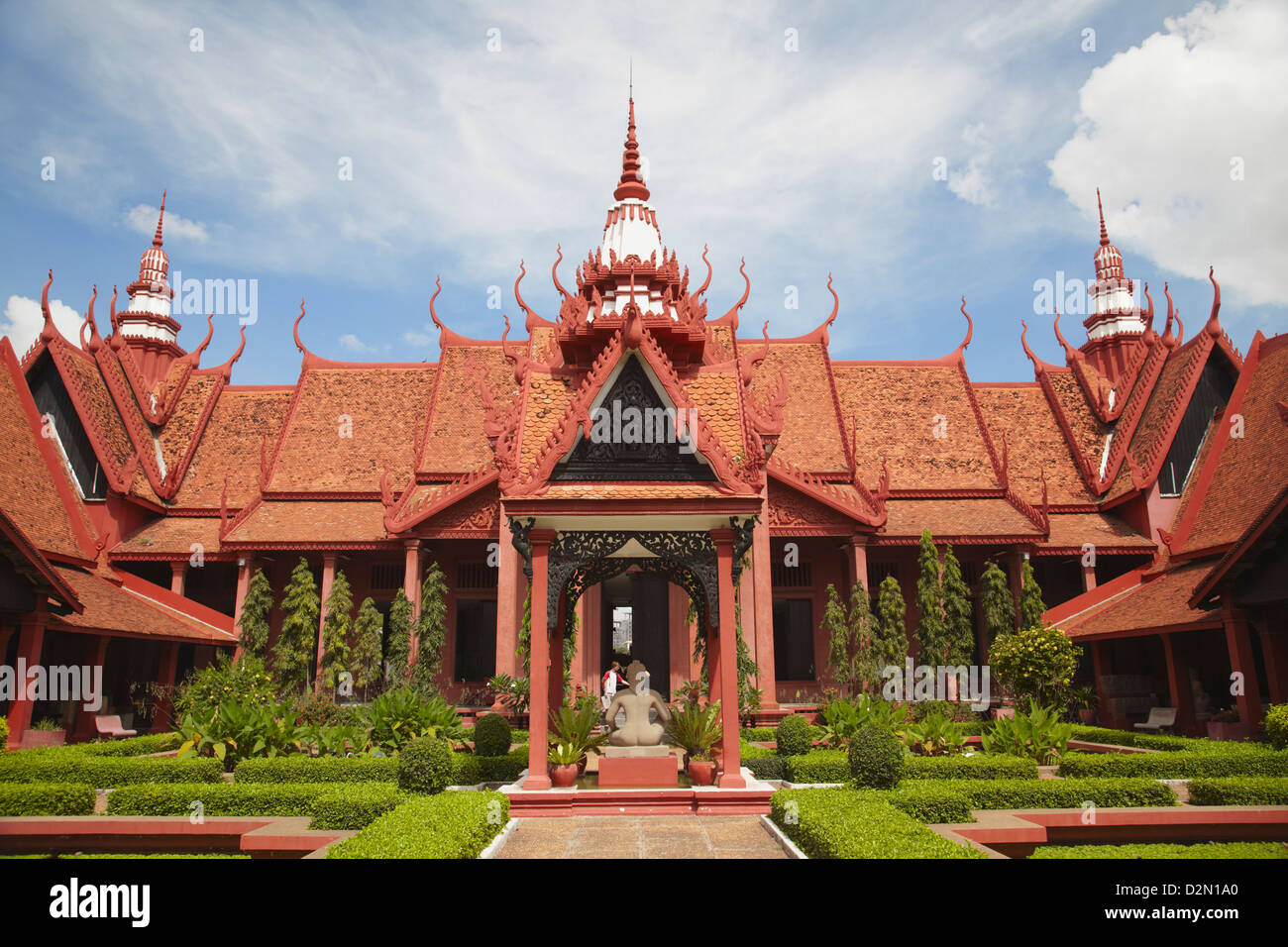 Cortile del Museo nazionale di Phnom Penh, Cambogia, Indocina, Asia sud-orientale, Asia Foto Stock