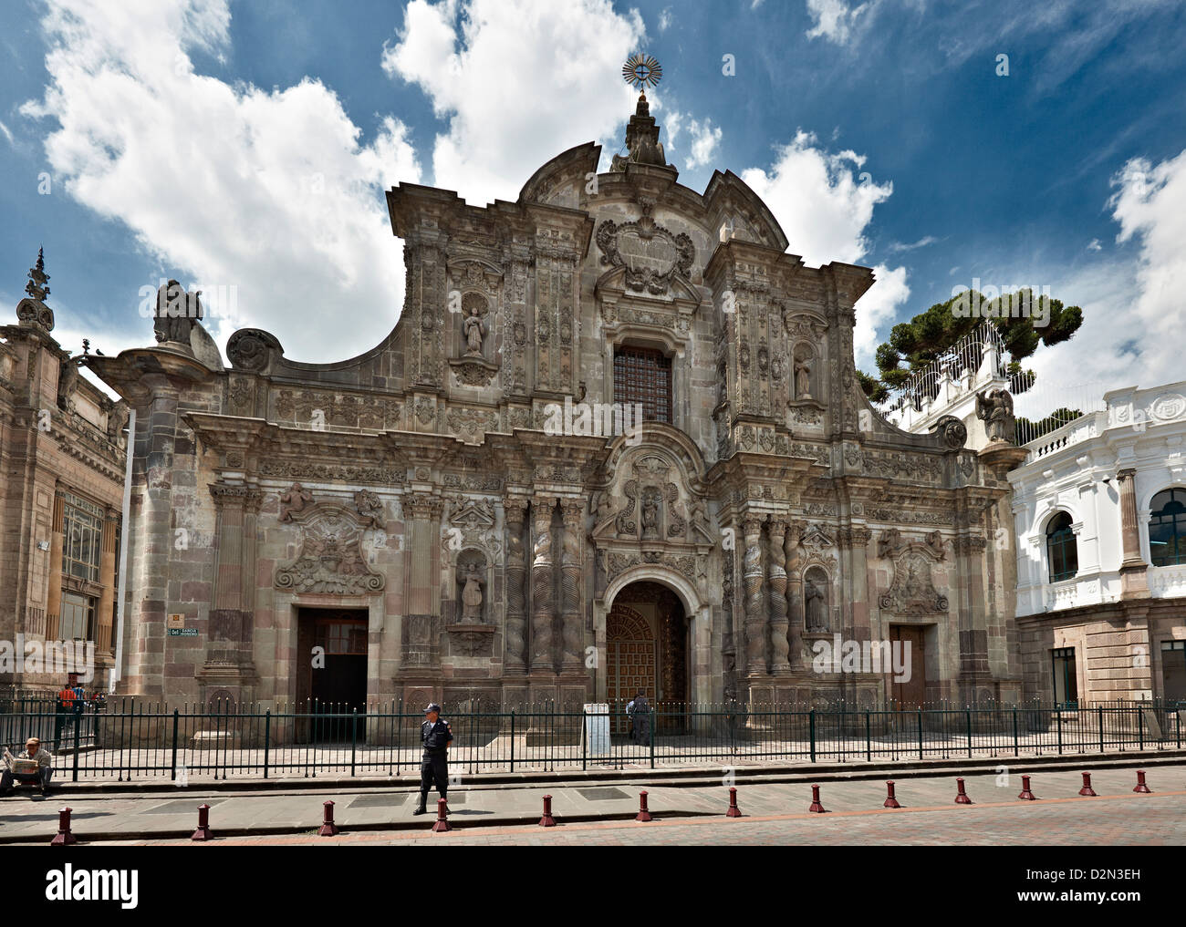 Progettato in modo brillante facciata della Compania de chiesa del Gesù, Quito Ecuador Foto Stock