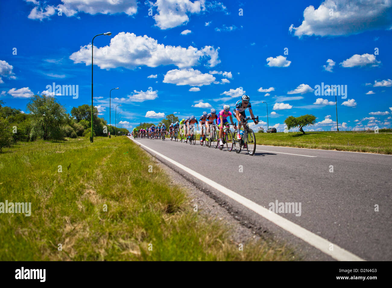 Peloton salite fino a El Volcan in Tour de San Luis 2013 Foto Stock