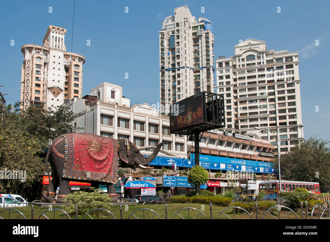 Elephant sobborghi Bandra Mumbai ( Bombay ) India architettura moderna Foto Stock