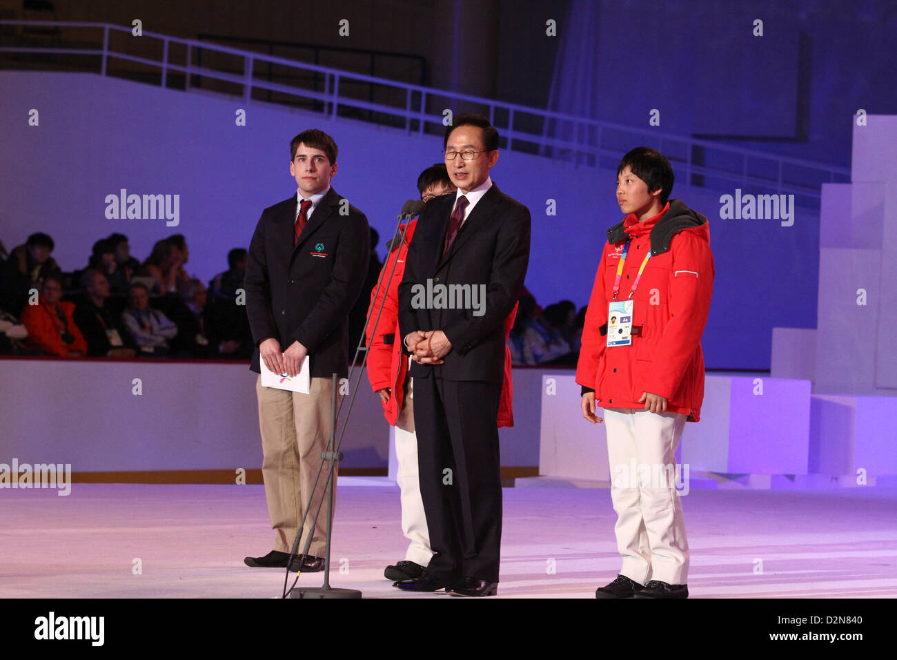 Pyeongchang, Corea del Sud. 29 Gennaio 2013 -- Presidente della Corea del Sud Lee Myung-bak durante il mondo Winter Special Olympics in Puengchang in Corea. -- Alcuni 2.300 atleti con disabilità intellettiva provenienti da oltre cento paesi e regioni potranno prendere parte fino al 5 febbraio in sette sport Foto Stock