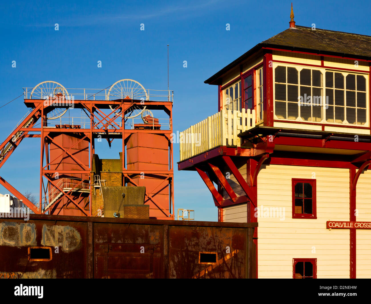 Ruota di avvolgimento a Snibston colliery Coalville LEICESTERSHIRE REGNO UNITO che ha chiuso nel 1983 ed è ora parte di Snibston Discovery Museum Foto Stock