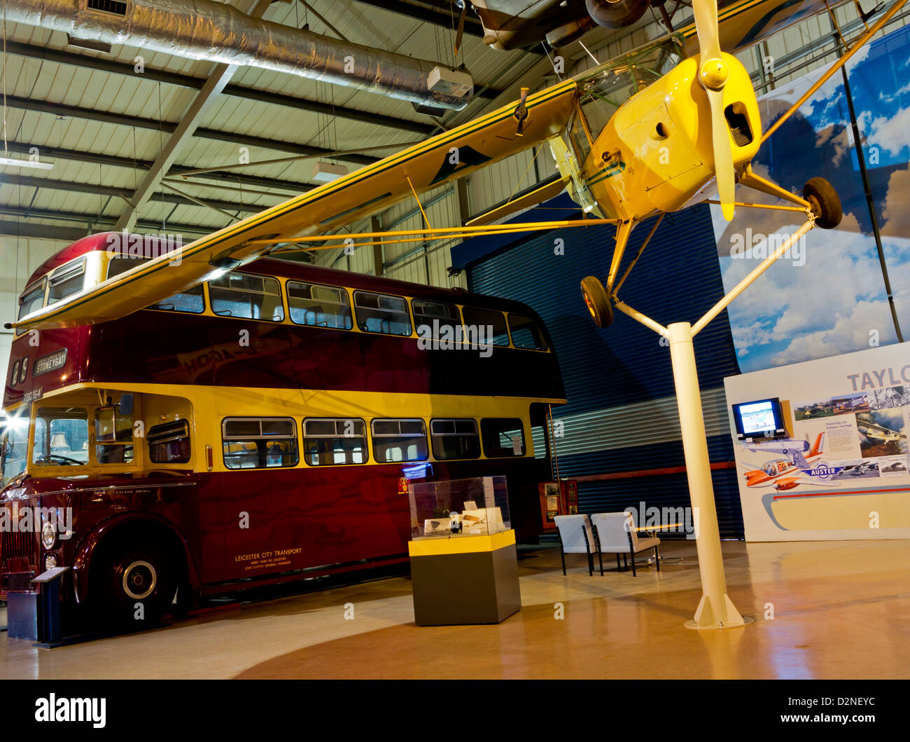 Interno di trasporto presenta a Snibston Discovery Museum a Coalville LEICESTERSHIRE REGNO UNITO che si è aperto in 1992 Foto Stock