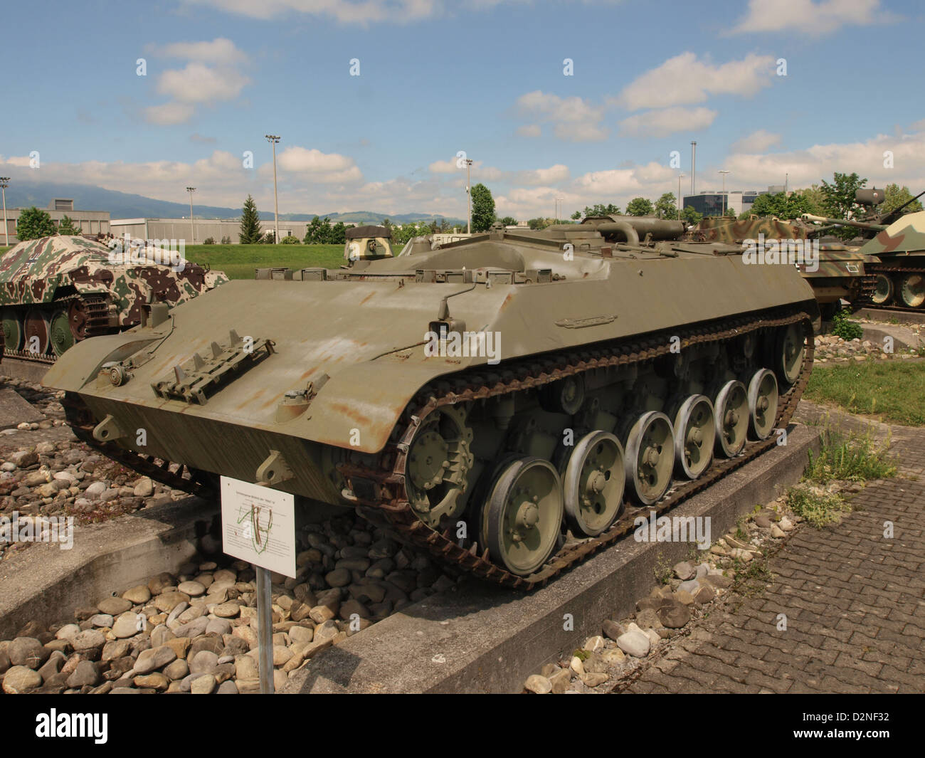 Il Mowag 3M1 "Pirat 18" è un veicolo corazzato di fabbricazione svizzera progettato per la ricognizione e le operazioni militari. Conosciuto per la sua mobilità e la sua protezione corazzata, viene utilizzato da varie forze armate per scopi tattici in scenari di combattimento. Foto Stock