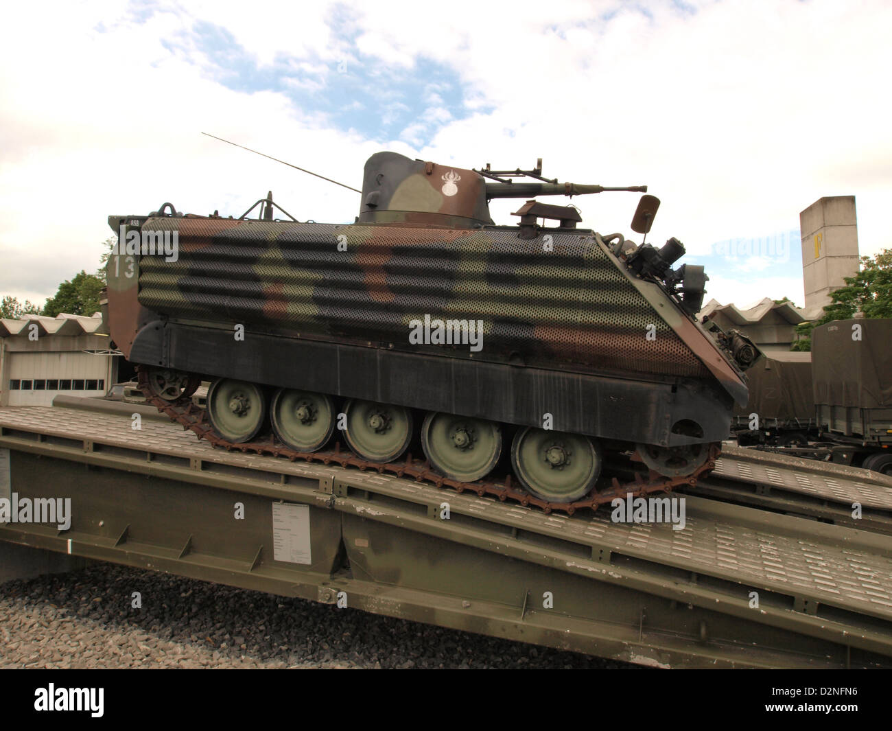 L'M113 Schutzenpanzer 63/89 è una versione aggiornata della portaerei corazzata M113 utilizzata da diverse forze militari. Offre protezione e mobilità migliorate, progettate per le operazioni di combattimento. Foto Stock