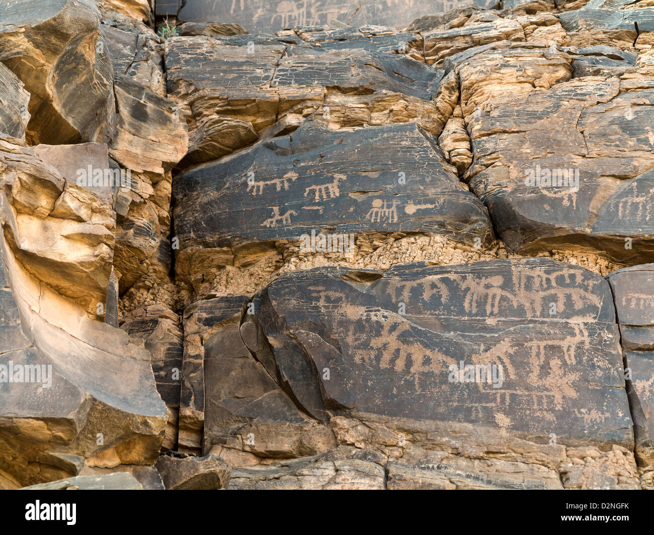 Arte rupestre in corrispondenza del sito di Foum Chenna, Oued Tasminaret Valley, Marocco, Africa del Nord. Tinzouline, Valle di Draa Foto Stock