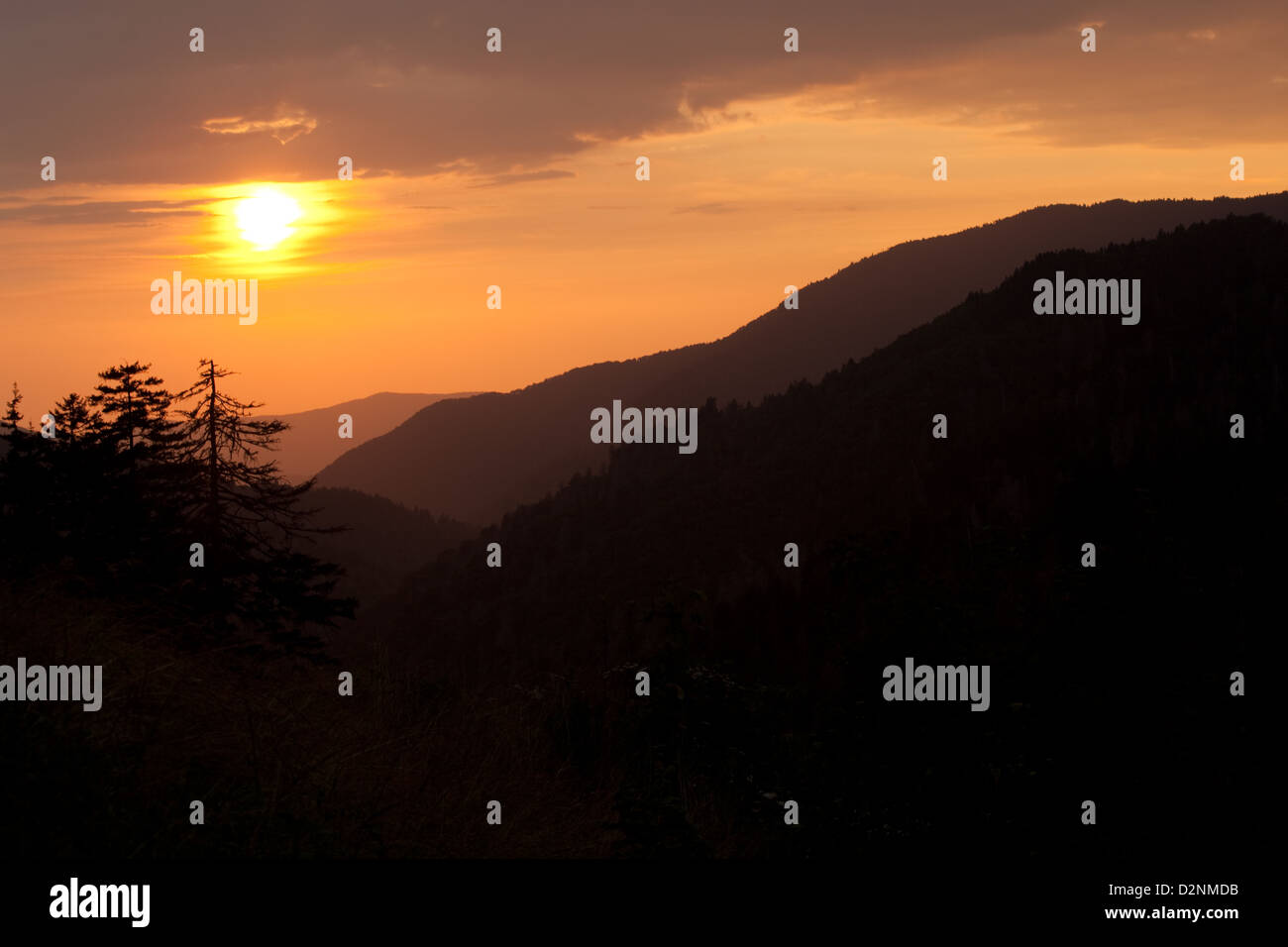 Tramonto su Great Smoky Mountains del Tennessee orientale, un paradiso delle vacanze in USA orientale Foto Stock