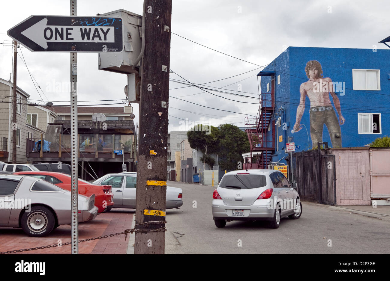 Speedway, Venice Beach , stradine secondarie della spiaggia di venezia, con un edificio con murales del cantante delle porte Jim Morrison, 2010 Foto Stock