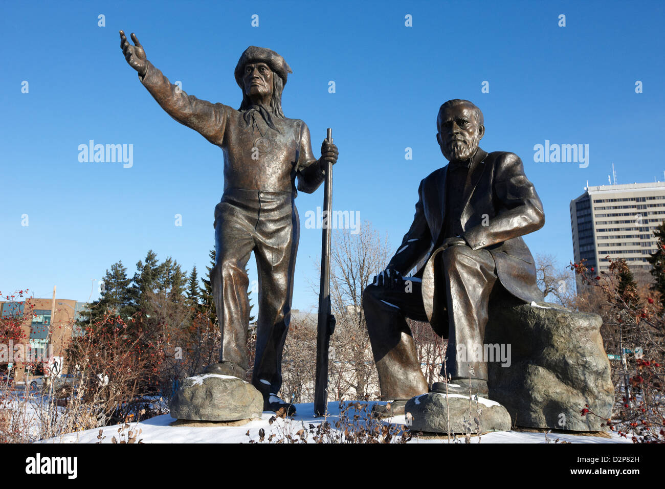 Fiume sbarcano i fondatori chief whitecap e Giovanni lago di scultura in downtown Saskatoon Saskatchewan Canada Foto Stock