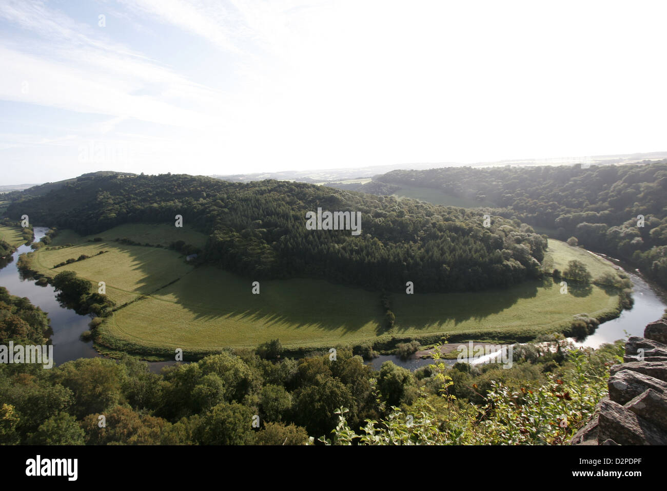 Una vista a volo di uccello del fiume Wye a Symonds Yat nella Foresta di Dean Symonds Yat nella valle del Wye è una bellezza turistica spot Foto Stock