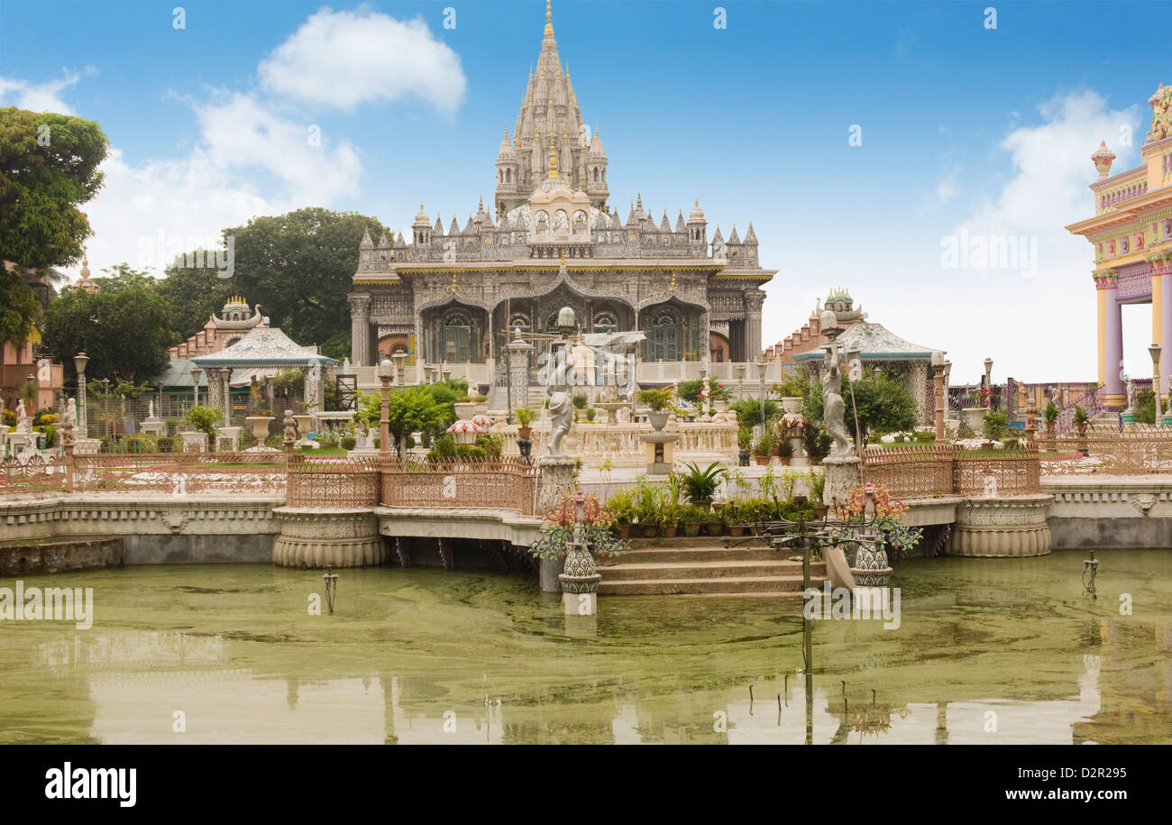 Tempio a waterfront Dakshineswar Kali Temple, Fiume Hooghly, Calcutta, West Bengal, India Foto Stock