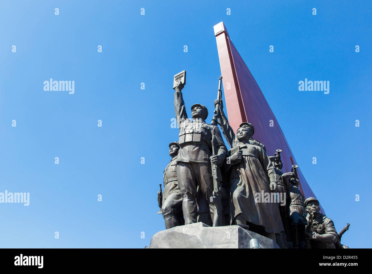 Mansudae Grand monumento che ritrae il Anti giapponese lotta rivoluzionaria, Mansudae Assembly Hall di Pyongyang, Corea del Nord Foto Stock