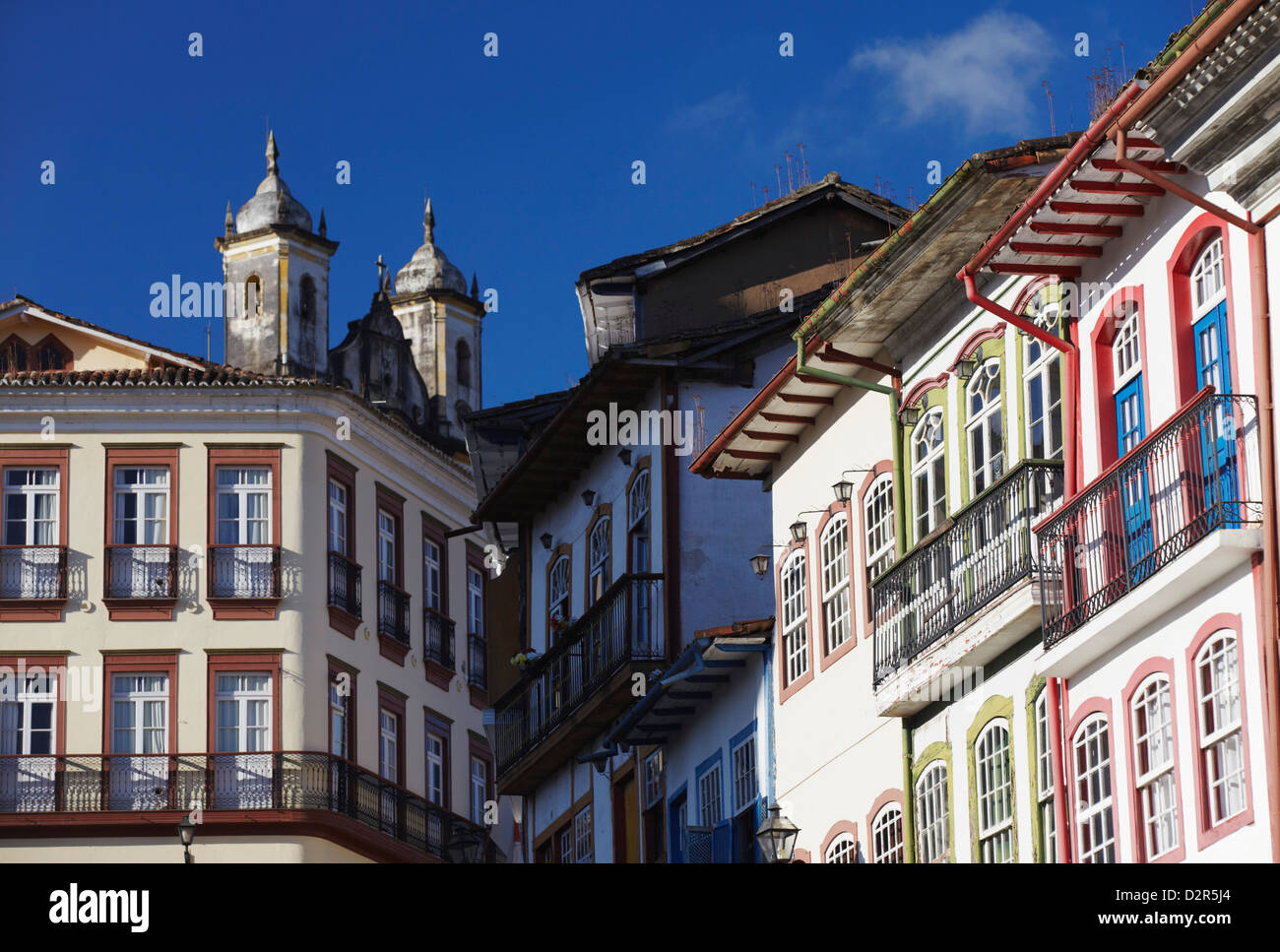 Architettura coloniale in Largo do Rosario (Rosario Square), Ouro Preto, Minas Gerais, Brasile Foto Stock