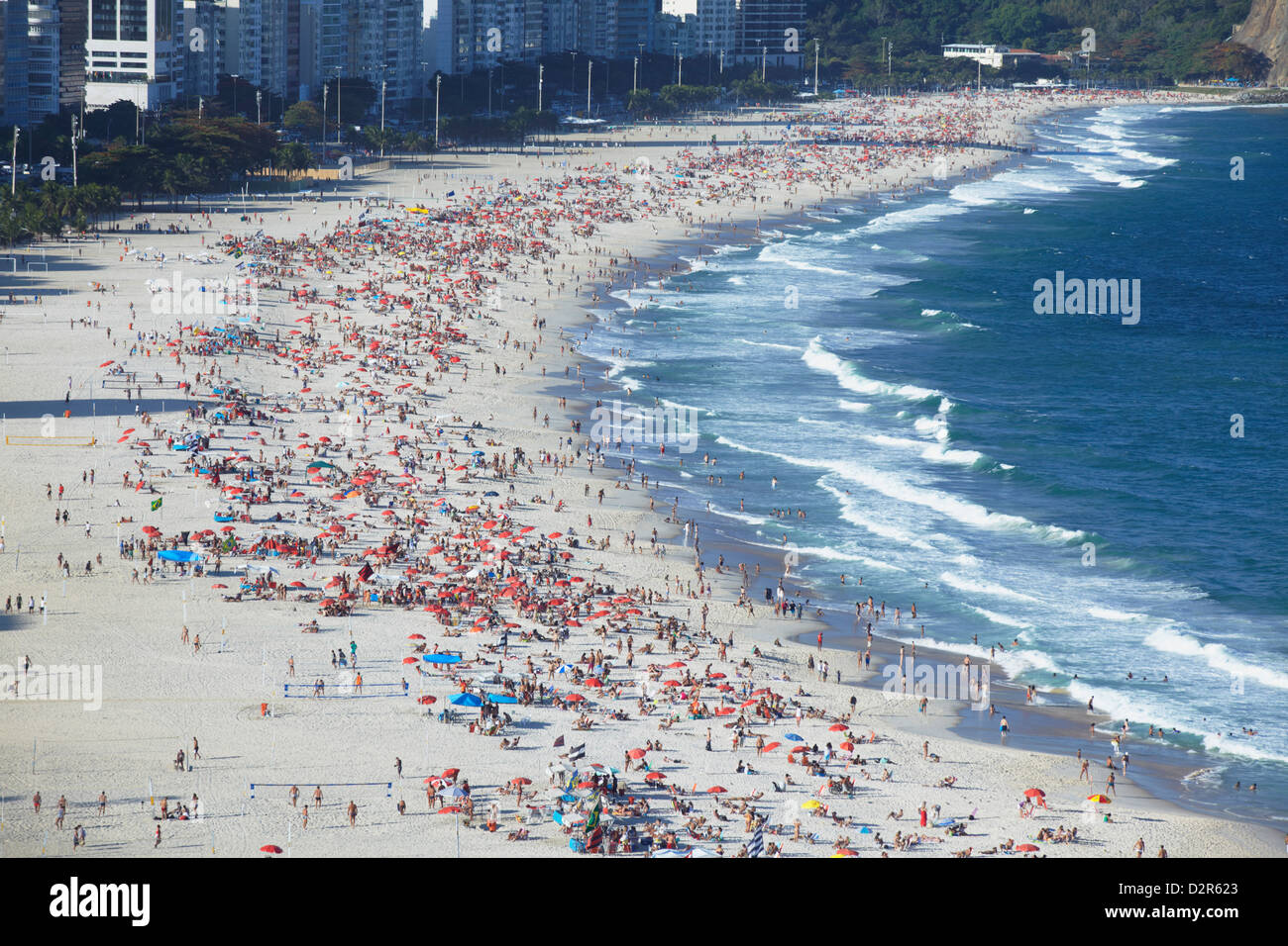 Vista della spiaggia di Copacabana, Rio de Janeiro, Brasile, Sud America Foto Stock