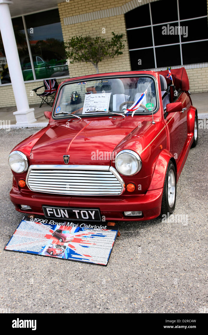 British 1996 Rover Mini Cabrio auto a Sarasota orgoglio e gioia car show in Florida Foto Stock