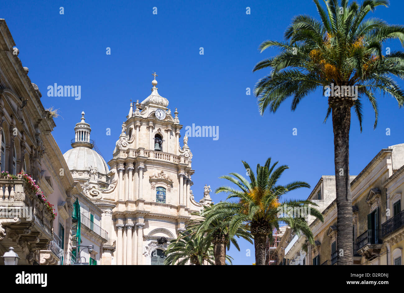 L'Italia, sicilia,,Ragusa Ibla, la Piazza del Duomo di San Giorgio duomo progettato da Rosario Gagliardi Foto Stock