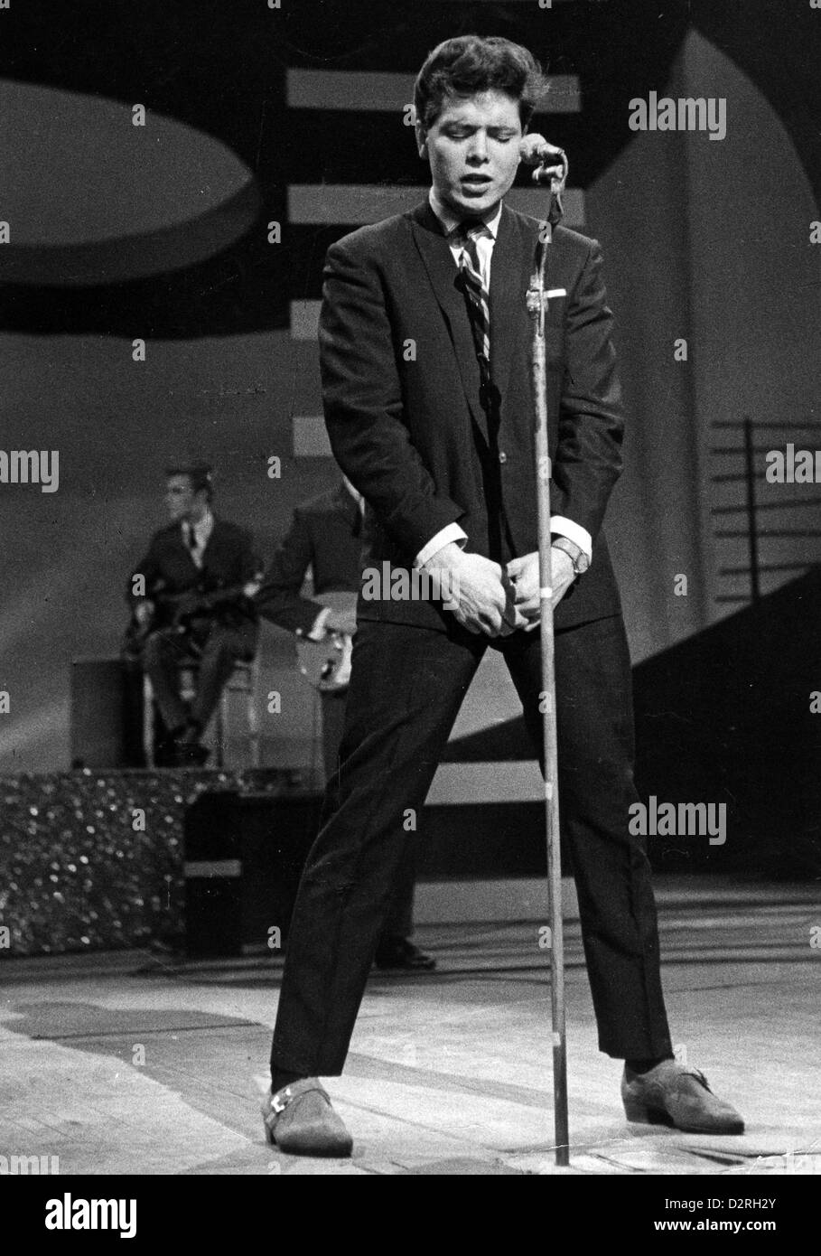 CLIFF RICHARD and the Shadows in ATV's Sunday Night al London Palladium nel gennaio 1960. Foto: Tony Gale Foto Stock