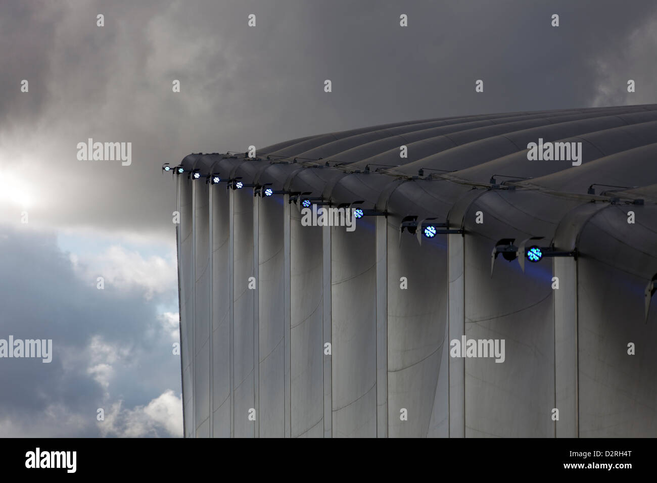 Funzione luci su la pallanuoto Arena per il 2012 Olimpiadi di estate a Londra conducono fino al cielo Foto Stock