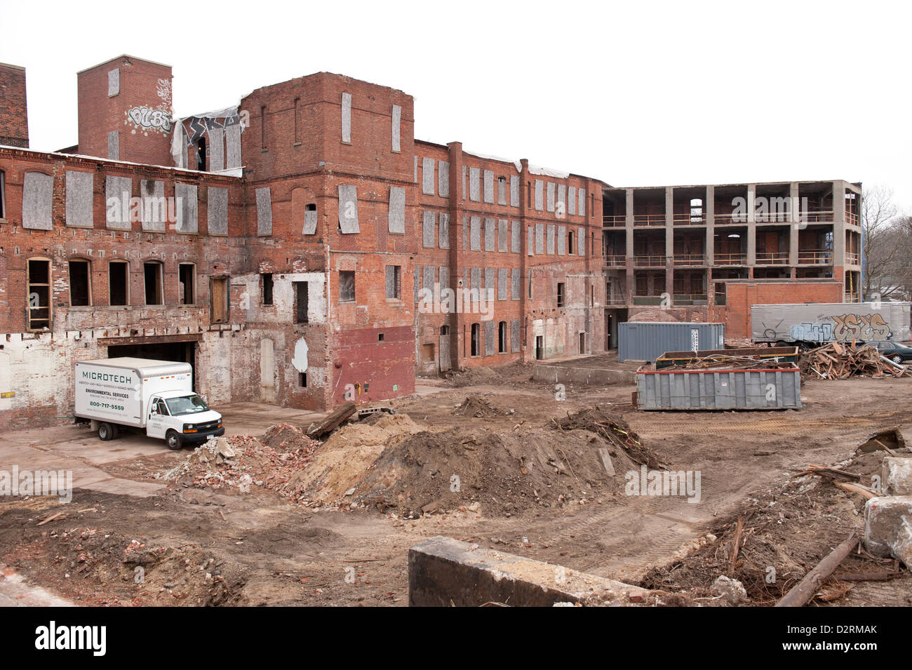 Costruzione esterna sull'ex sito dell'Bulova la cassa nella factory di Sag Harbor, NY Febbraio 16, 2012. Foto Stock