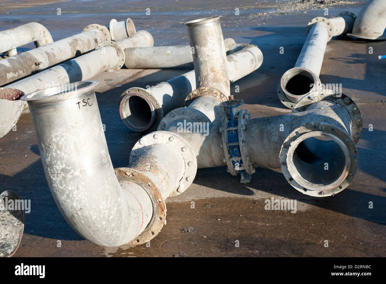 La fabbrica di acciaio inossidabile la rimozione delle tubazioni Foto Stock