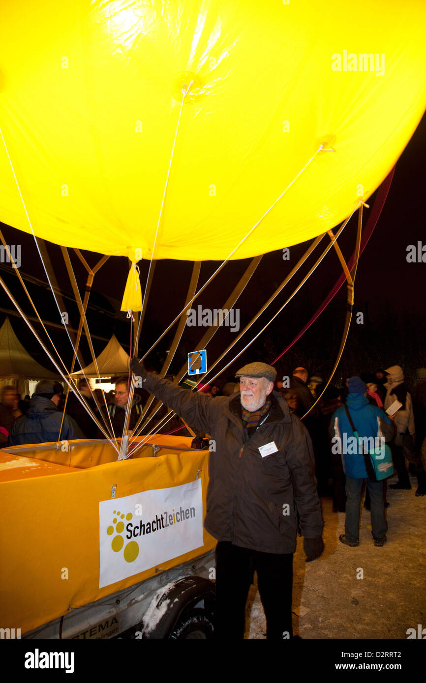 Essen, Germania, arte azione segni dell'albero alla cerimonia di apertura Ruhr.2010 Foto Stock