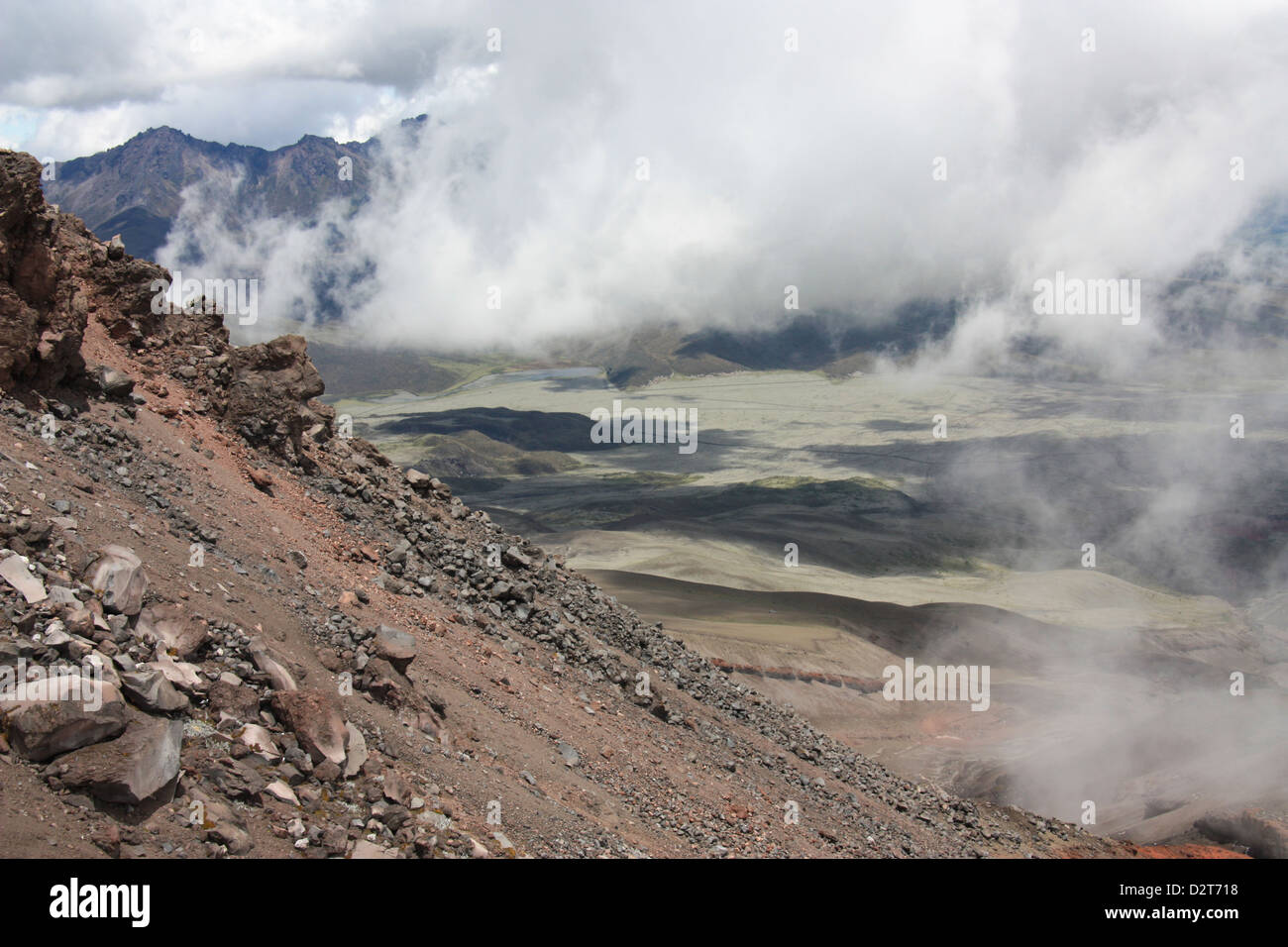 Vista dal vulcano Cotopaxi, Ecuador. Le rocce vulcaniche Foto Stock