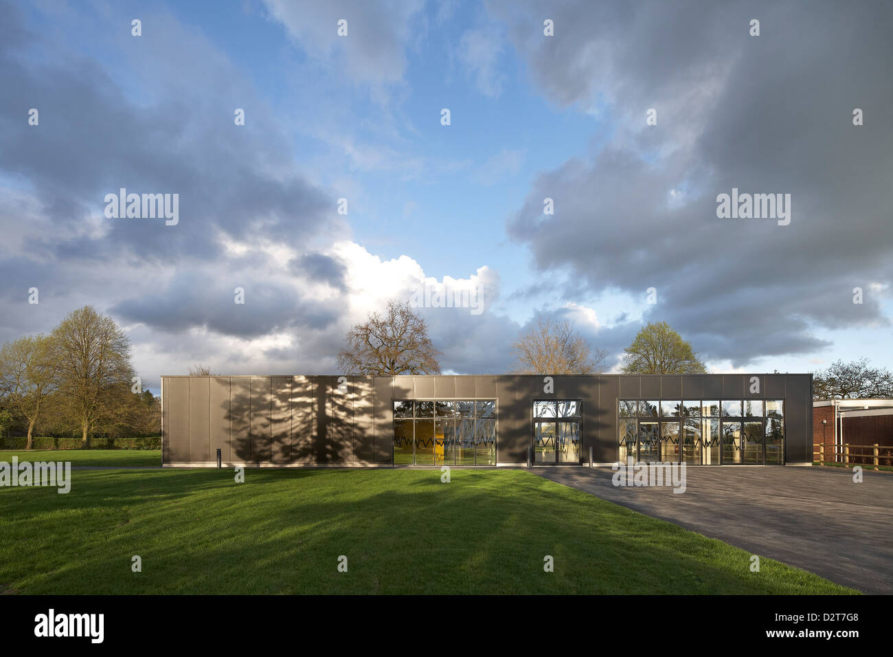 Jodrell Bank visitatore e al centro esposizioni, Macclesfield, Regno Unito. Architetto: Feilden Clegg Bradley Studios LLP, 2011. Foto Stock