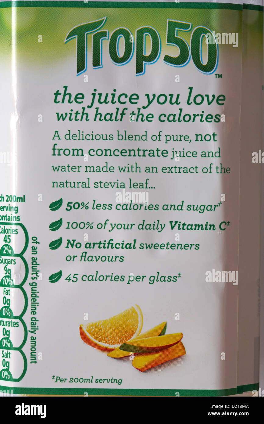 Il Trop50 il succo è amore con la metà delle calorie - informazioni sull'etichetta di Tropicana Trop50 arancio e succo di mango bere Foto Stock