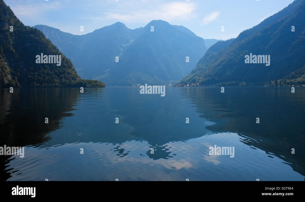 Alpine Lago Hallstatter nel Salzkammergut, Austria Foto Stock