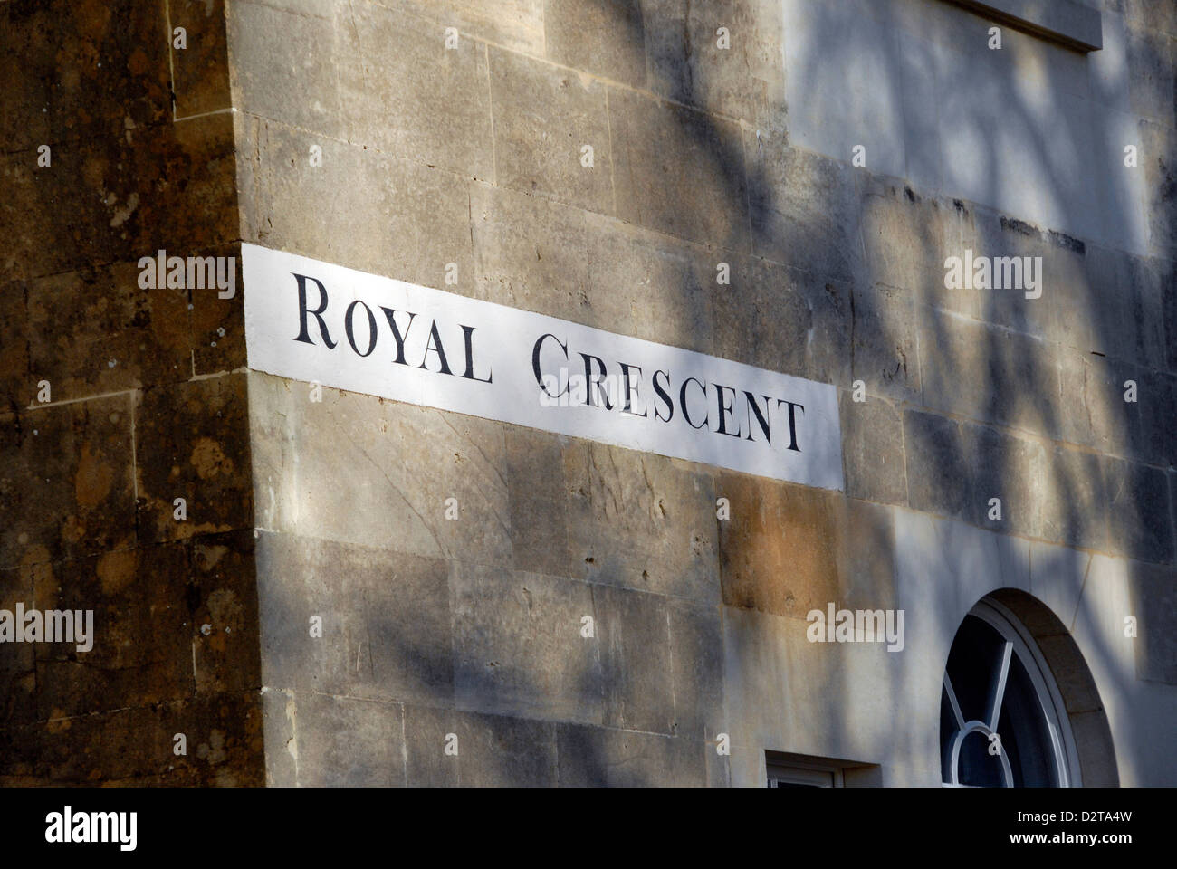 Royal Crescent perfetta architettura georgiana del XVIII secolo in bagno, Regno Unito Foto Stock