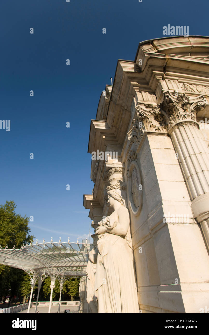 OPERA HOUSE EDIFICIO GRAND CASINO PARC DE SOURCES VICHY AUVERGNE FRANCIA Foto Stock
