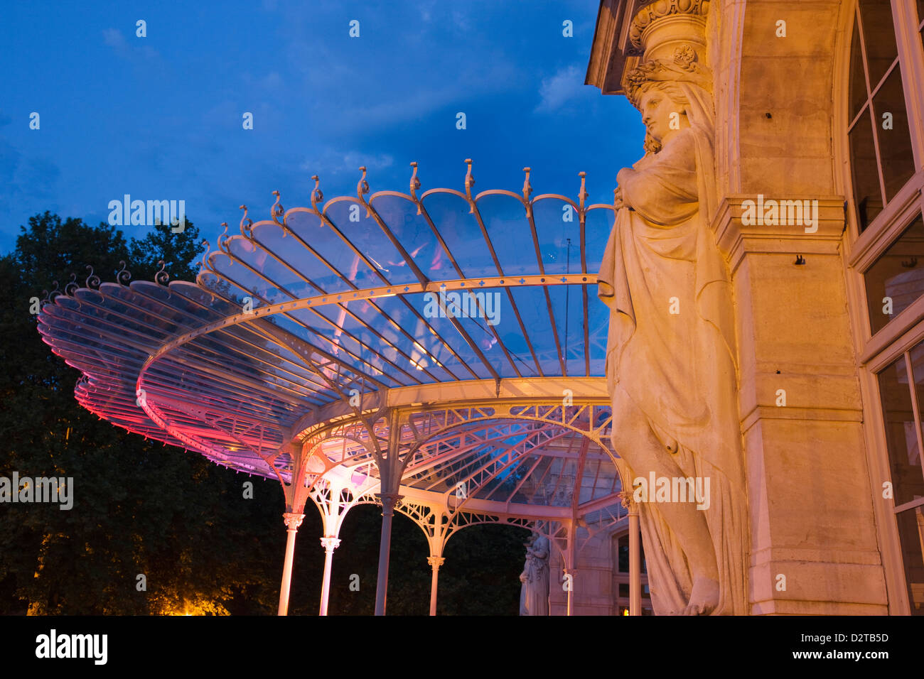 OPERA HOUSE EDIFICIO GRAND CASINO PARC DE SOURCES VICHY AUVERGNE FRANCIA Foto Stock