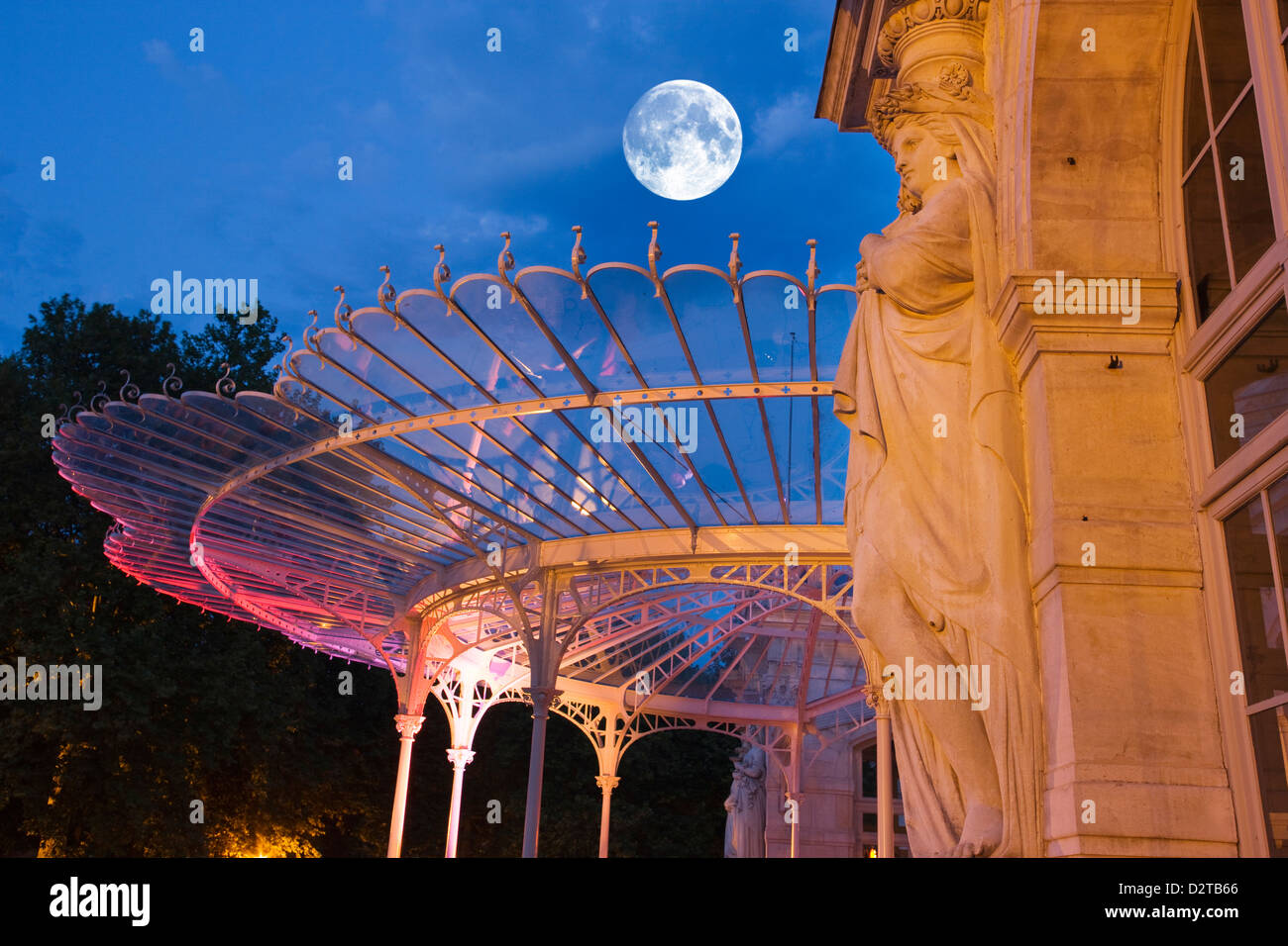 OPERA HOUSE EDIFICIO GRAND CASINO PARC DE SOURCES VICHY AUVERGNE FRANCIA Foto Stock