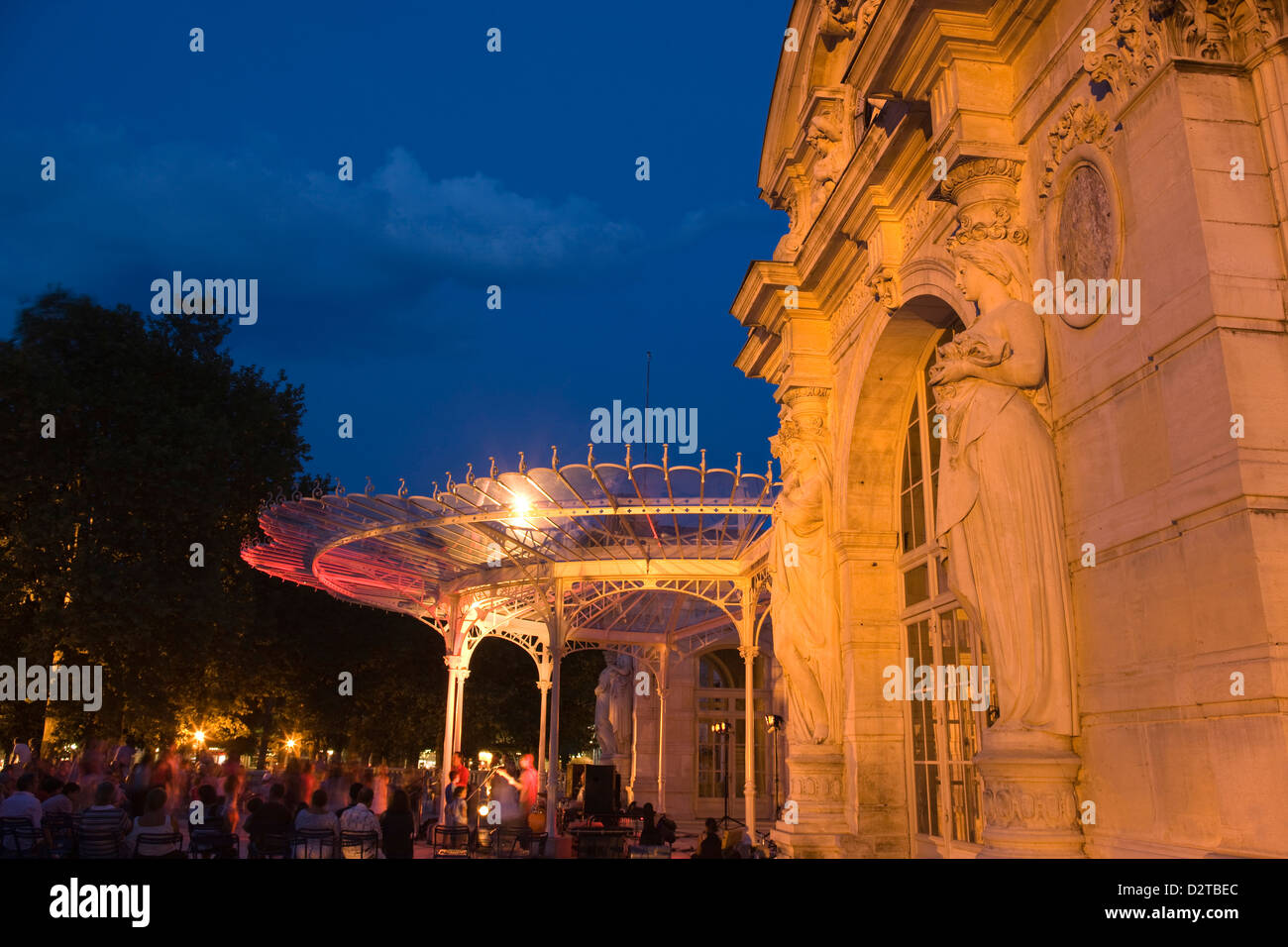 OPERA HOUSE EDIFICIO GRAND CASINO PARC DE SOURCES VICHY AUVERGNE FRANCIA Foto Stock