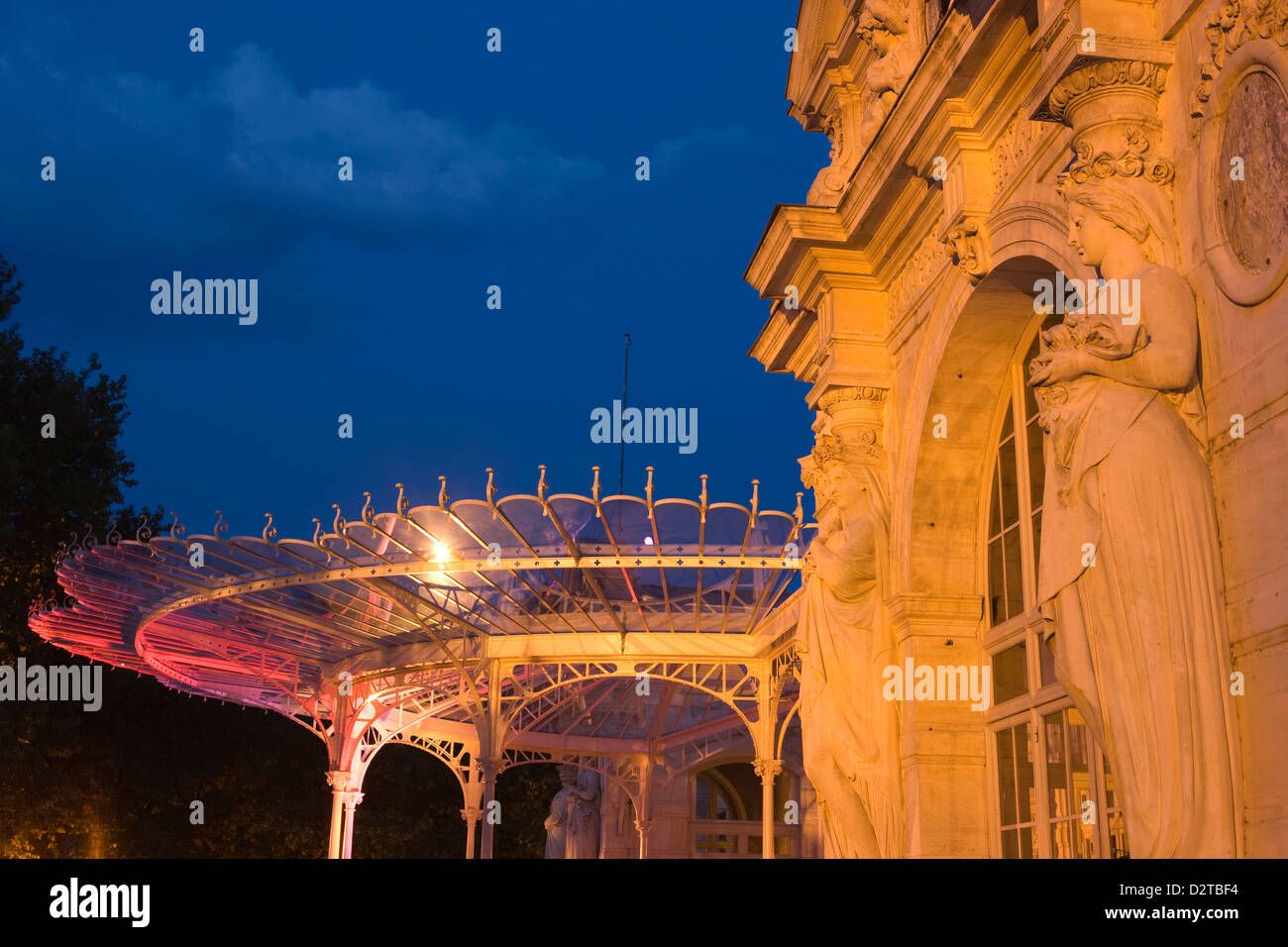 OPERA HOUSE EDIFICIO GRAND CASINO PARC DE SOURCES VICHY AUVERGNE FRANCIA Foto Stock