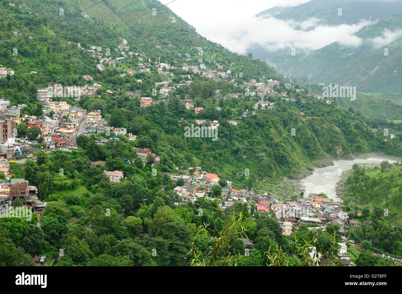 Vista di Chamba città e fiume Ravi, Himachal Pradesh, India, Asia Foto Stock
