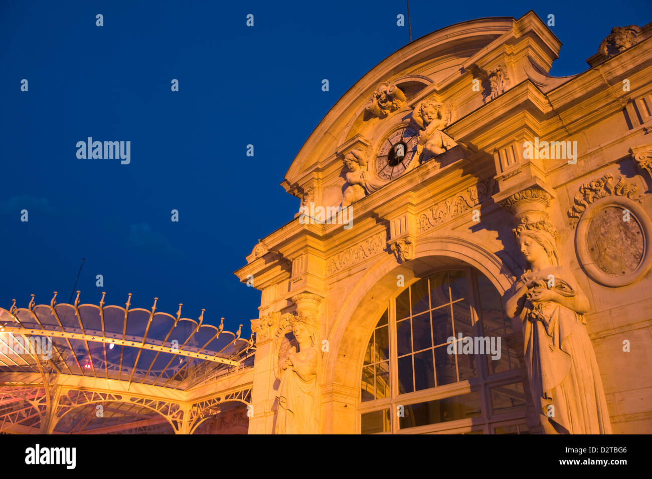 OPERA HOUSE EDIFICIO GRAND CASINO PARC DE SOURCES VICHY AUVERGNE FRANCIA Foto Stock