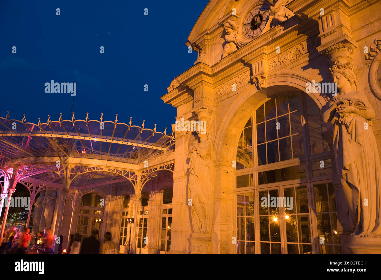 OPERA HOUSE EDIFICIO GRAND CASINO PARC DE SOURCES VICHY AUVERGNE FRANCIA Foto Stock