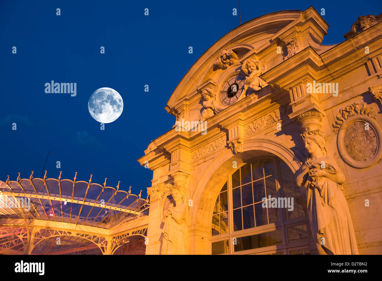 OPERA HOUSE EDIFICIO GRAND CASINO PARC DE SOURCES VICHY AUVERGNE FRANCIA Foto Stock