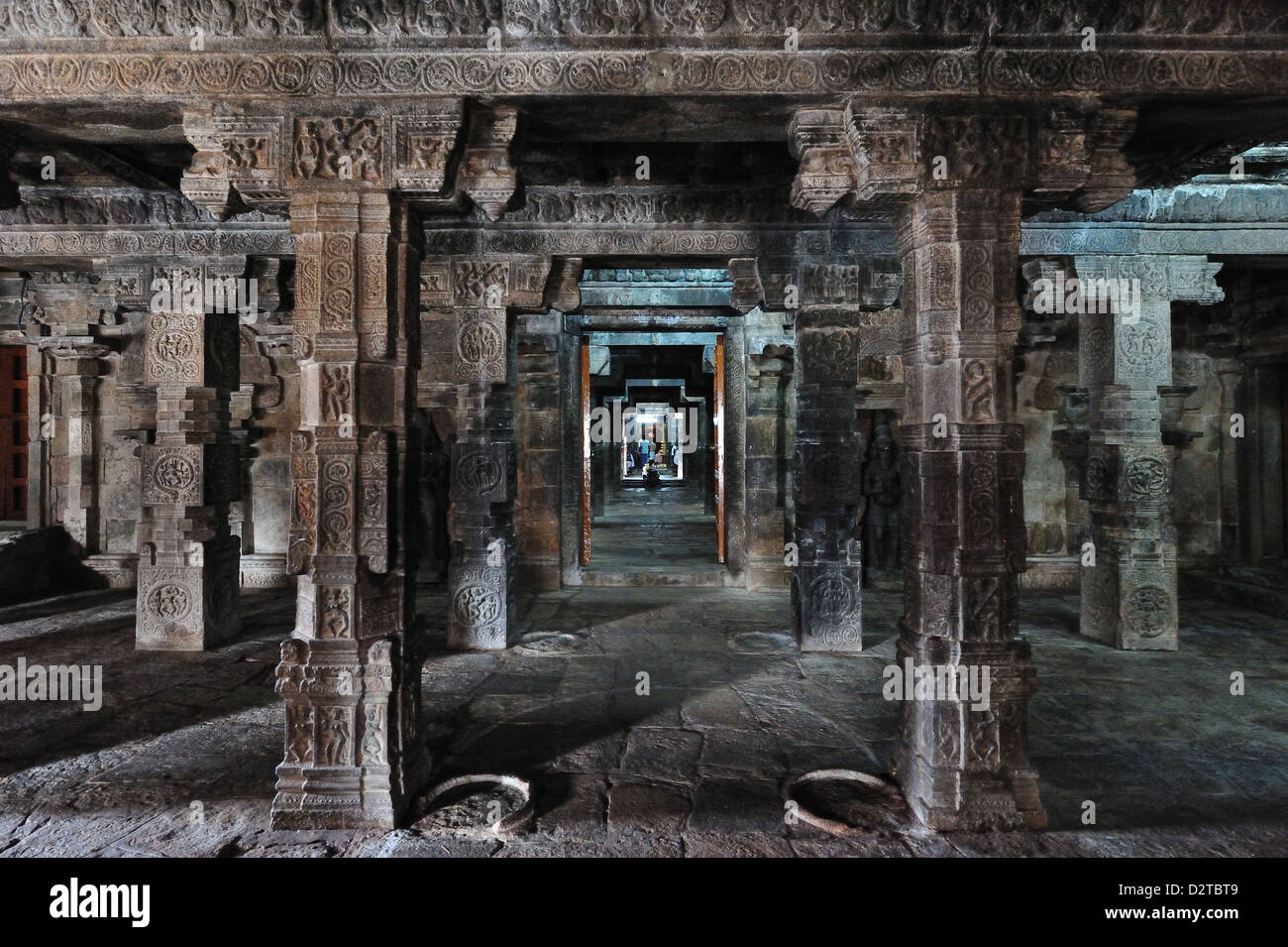All'interno del tempio di Darasuram, Sito Patrimonio Mondiale dell'UNESCO, Darasuram, Tamil Nadu, India, Asia Foto Stock