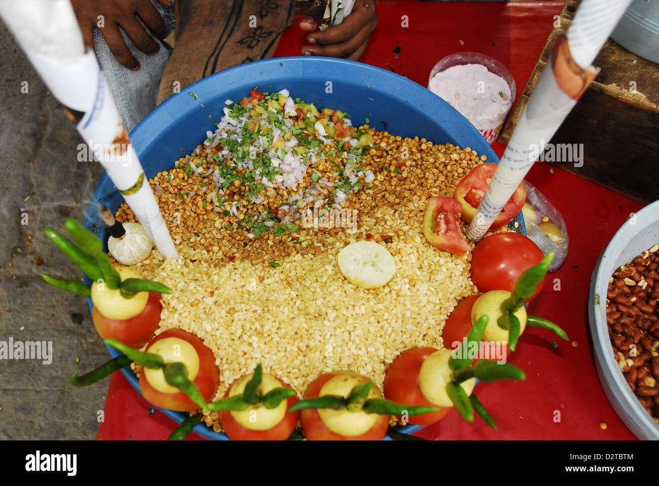 Cucina di strada, Nuova Delhi, India, Asia Foto Stock