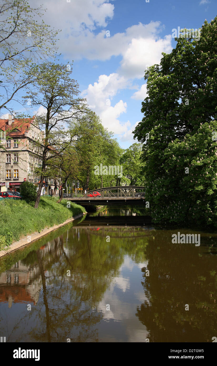 Kalisz, Polonia, il fiume Prosna nella città più antica della Polonia Foto Stock