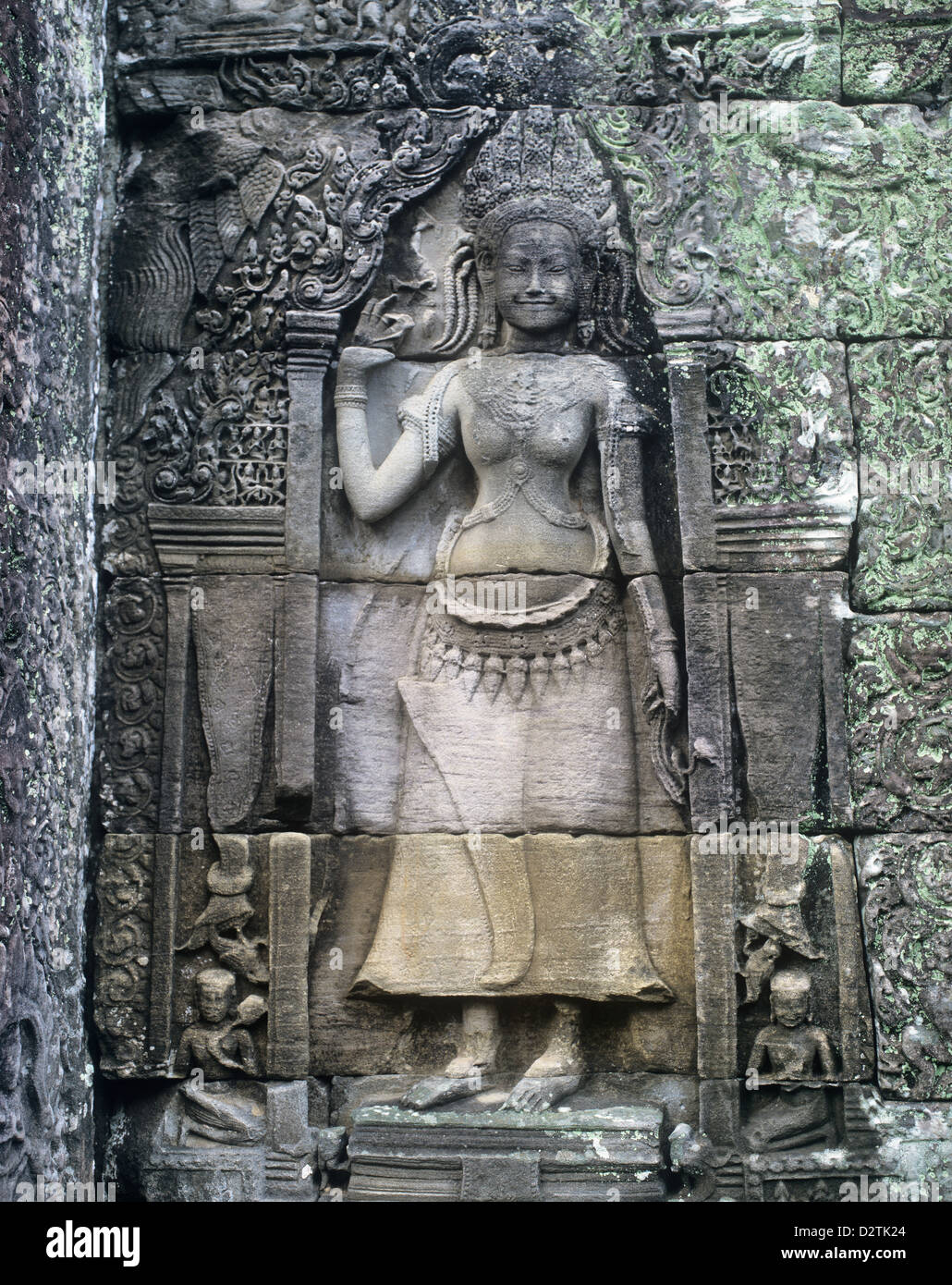 Cambogia Angkor, Agkor Thom, Bayon, immagine di una ballerina di khmer presso il tempio Bayon costruito nel XIII secolo Foto Stock