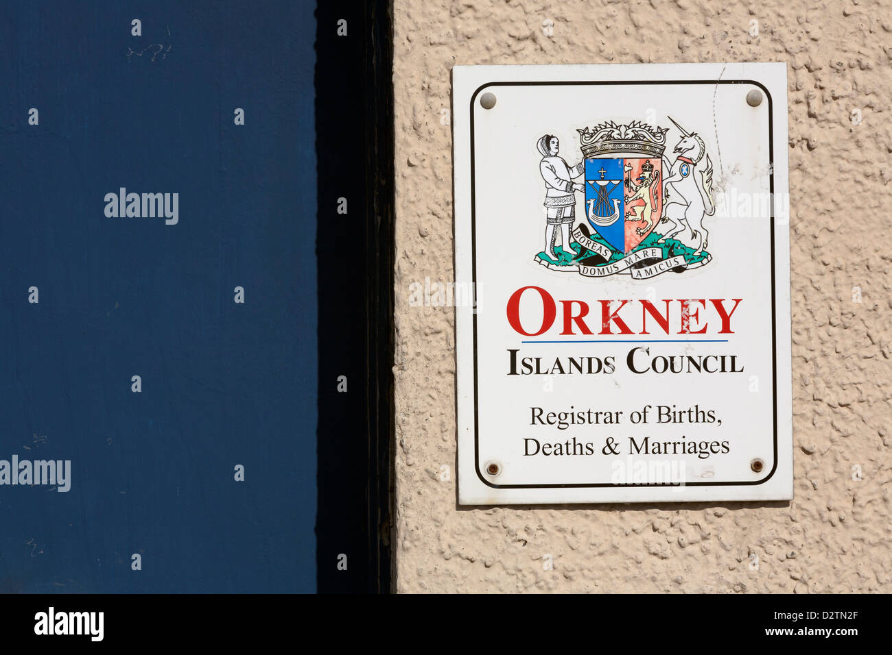 Segno sul piano del Consiglio delle Isole Orkney edificio in Stromness, Orkney Islands, Scozia Foto Stock