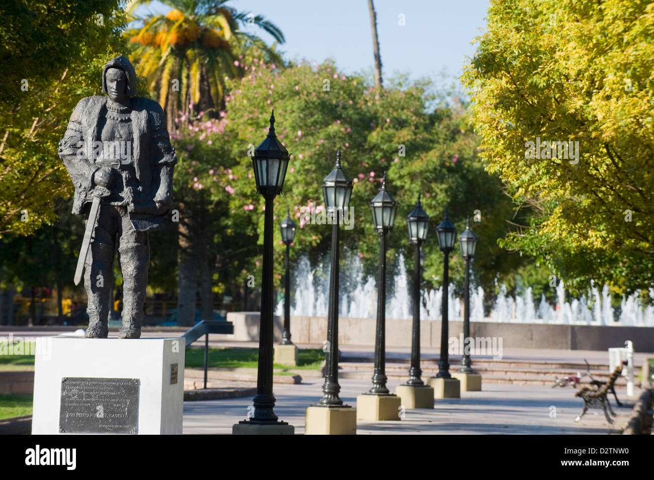 Statua di Don Pedro Ruiz del Castillo, Plaza del Castillo, Mendoza, Argentina, Sud America Foto Stock