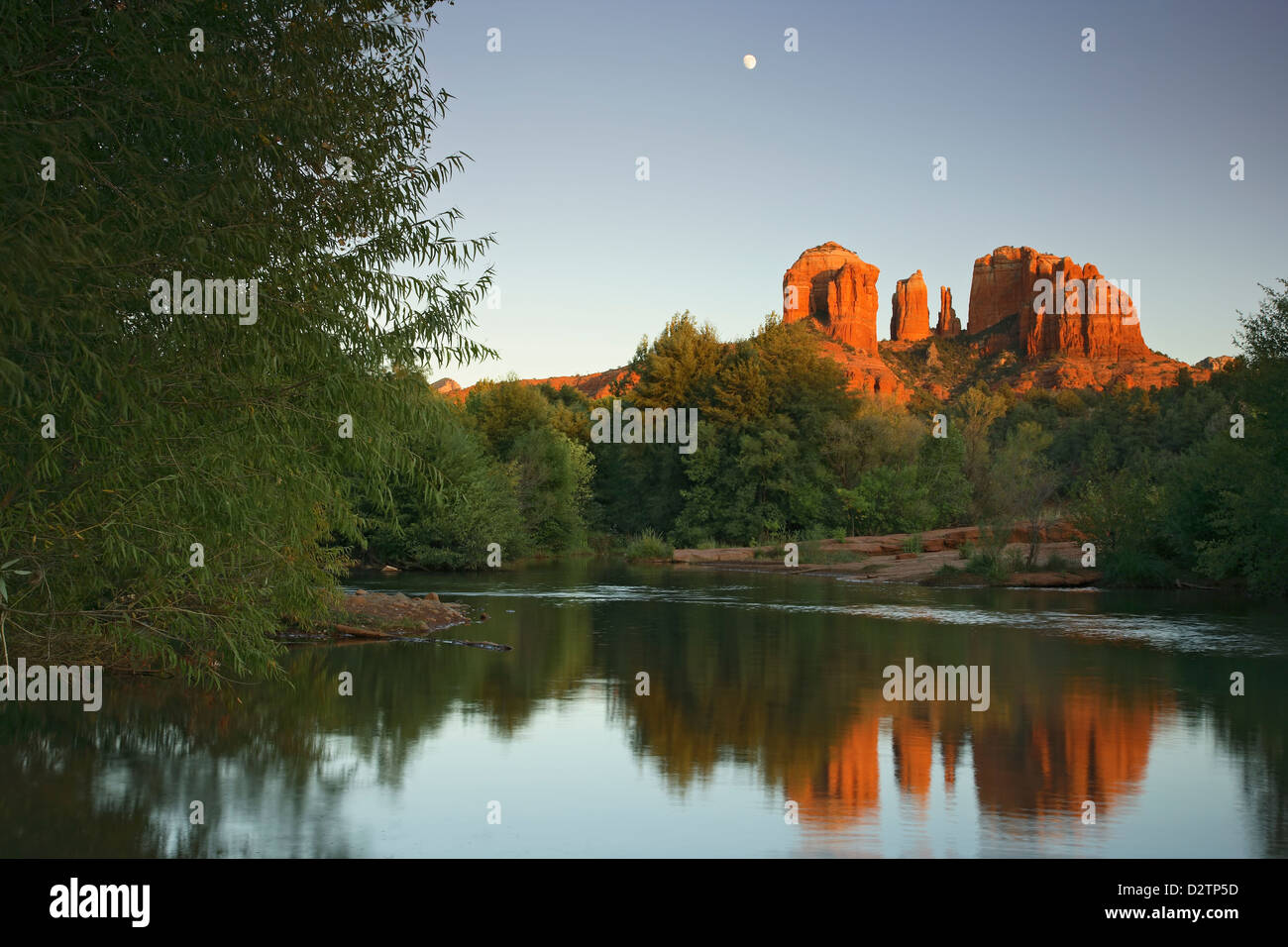 Luna, Cattedrale Rock e Oak Creek, a Sedona in Arizona, Stati Uniti d'America Foto Stock